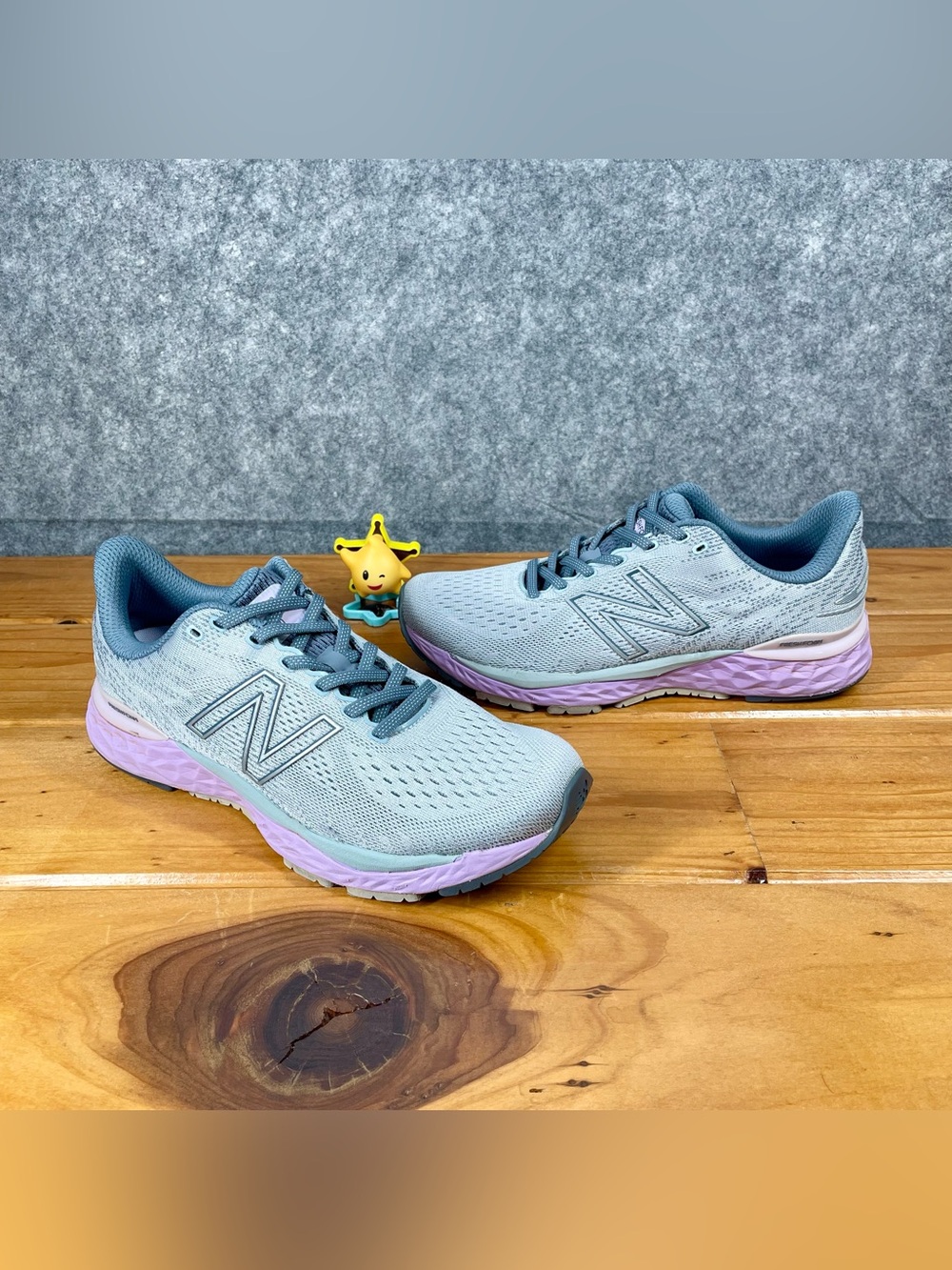 New Balance Fresh Foam X 880v11 Womens 10 B Gray Purple Running Shoes W880Z11